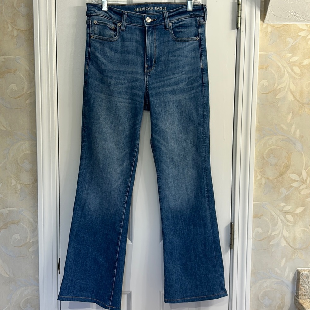 EUC American Eagle Super Hi-rise Flare Jeans in “Next Level Stretch”.